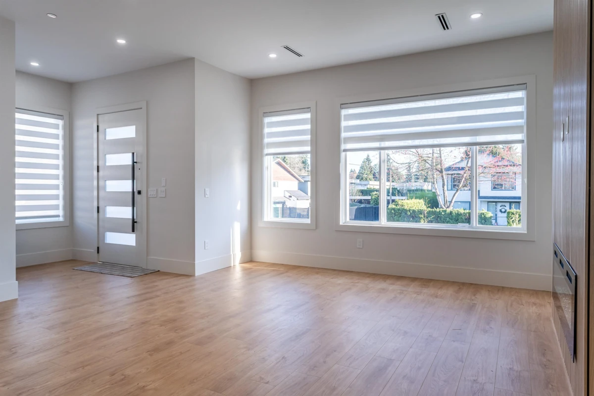 Living Room Photo of 1527 Manning Avenue, Port Coquitlam, BC