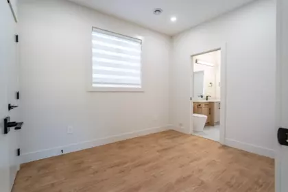 Hallway Photo of 1527 Manning Avenue, Port Coquitlam, BC