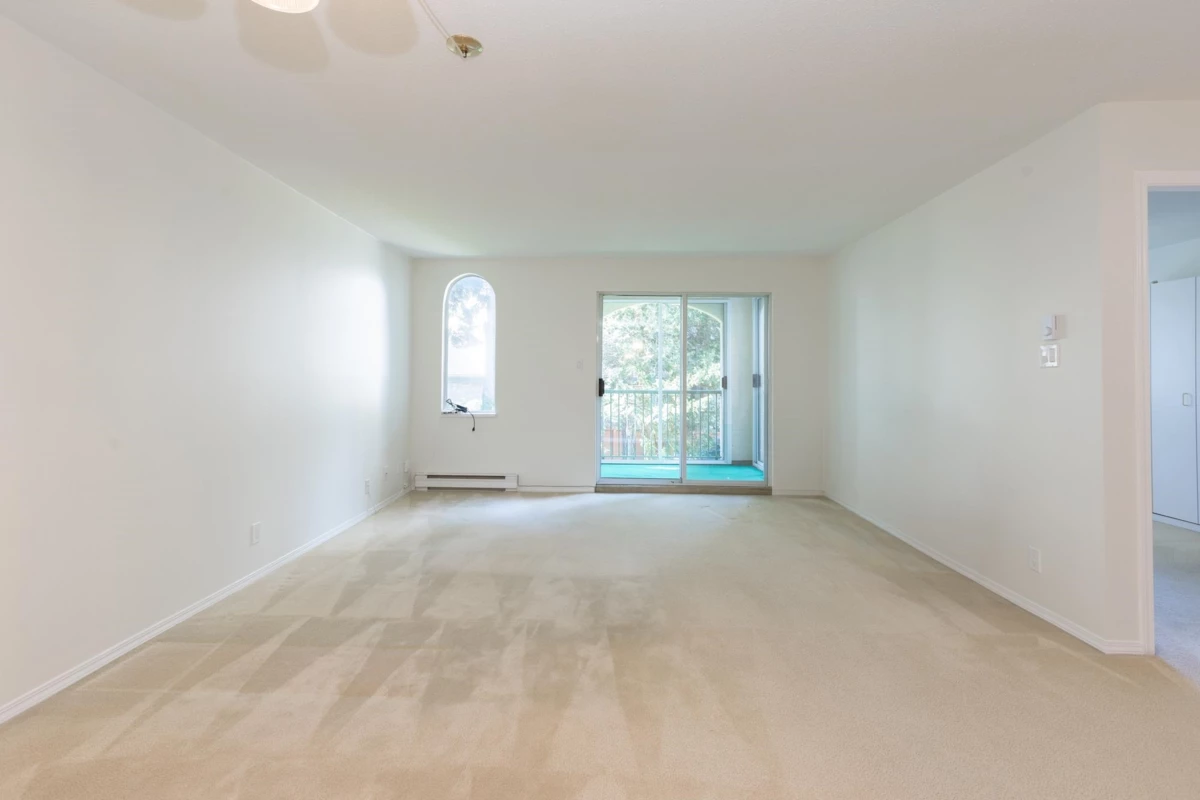 Dining Area Photo of 206 1447 Best Street, White Rock, BC