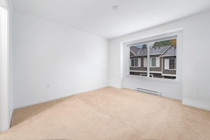 Entry Foyer Photo of 165 8168 136 A Street, Surrey, BC