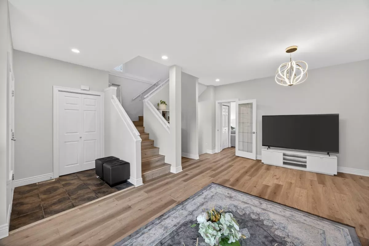 Family Room Photo of 19485 66a Avenue, Surrey, BC