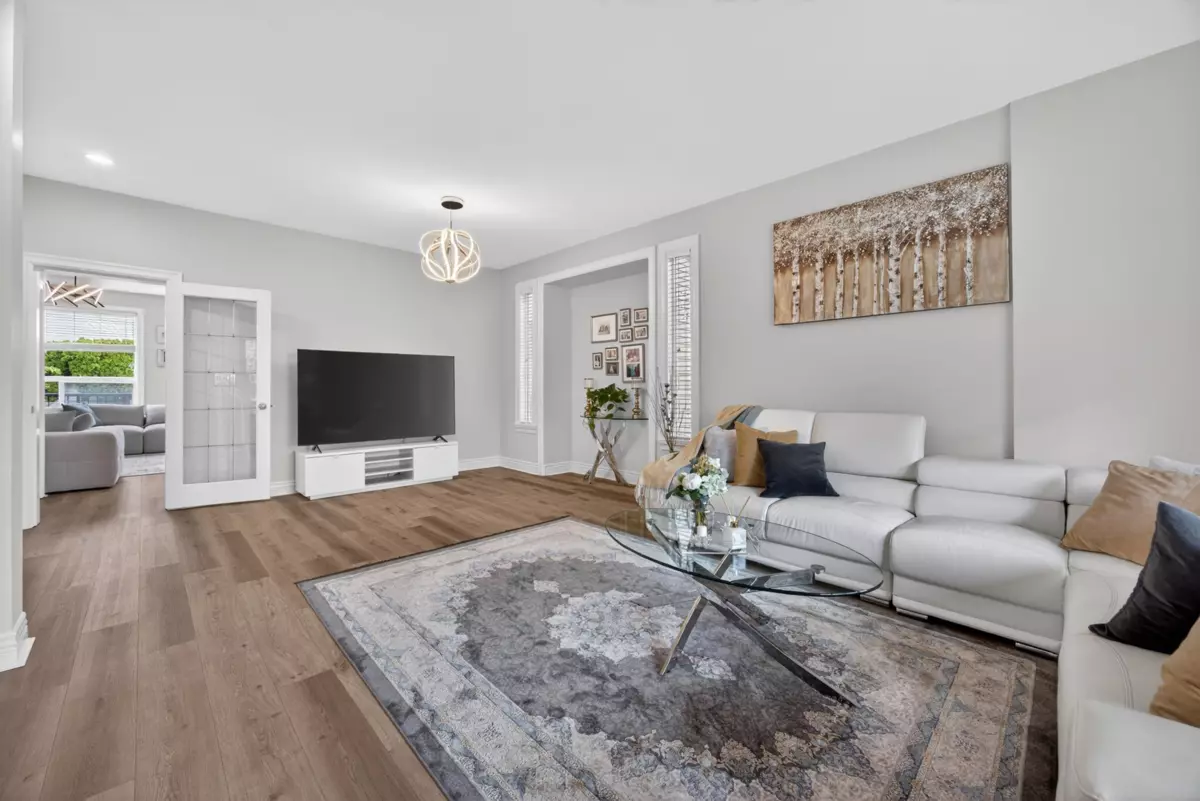 Living Room Photo of 19485 66a Avenue, Surrey, BC