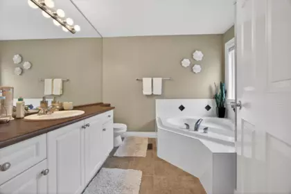 Loft / Bonus Room Photo of 19485 66a Avenue, Surrey, BC