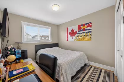 Mudroom Photo of 19485 66a Avenue, Surrey, BC