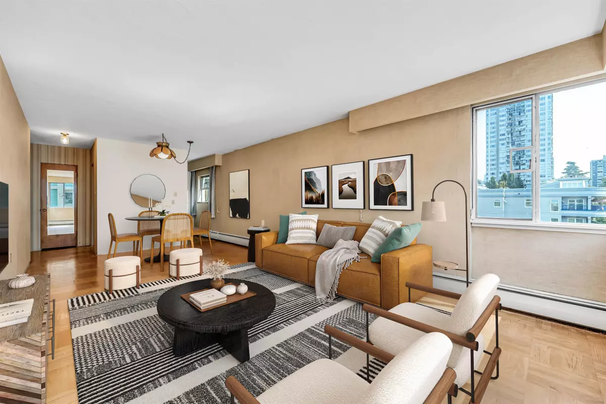 Family Room Photo of 301 1050 Chilco Street, Vancouver, BC