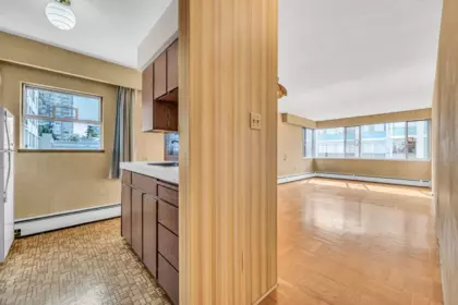 Kitchen Island Photo of 301 1050 Chilco Street, Vancouver, BC