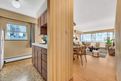 Kitchen Photo of 301 1050 Chilco Street, Vancouver, BC