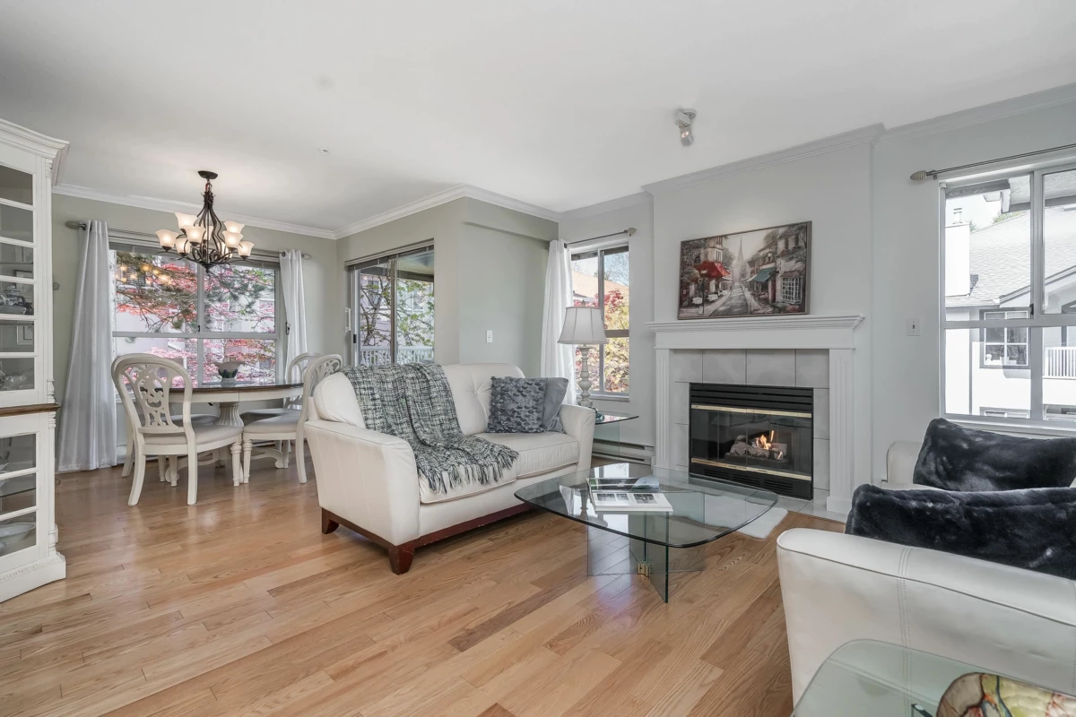 Dining Area Photo of 304 15272 20 Avenue, Surrey, BC