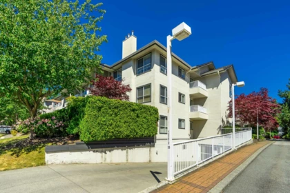 Backyard Photo of 304 15272 20 Avenue, Surrey, BC