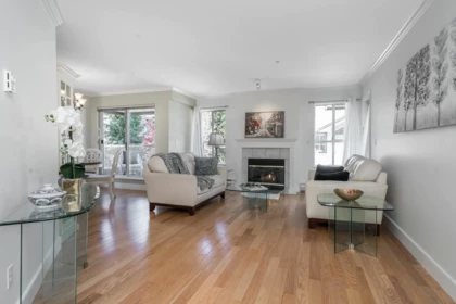 Kitchen Photo of 304 15272 20 Avenue, Surrey, BC