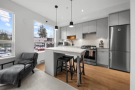 220 2493 Montrose Avenue, Abbotsford, BC