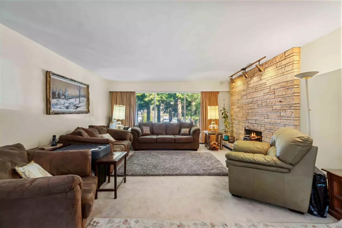 Living Room Photo of 5989 Fremlin Street, Vancouver, BC