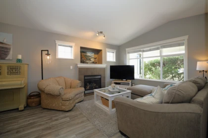 6335 Tyler Road, Sechelt, BC, Sechelt — Single Family Residence for sale