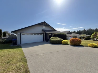 6335 Tyler Road, Sechelt, BC, Sechelt — Single Family Residence for sale