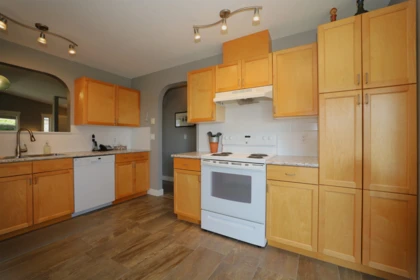 Walk-In Closet Photo of 6335 Tyler Road, Sechelt, BC