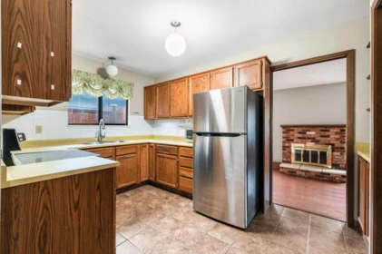 Kitchen Island Photo of 11121 Kingsbridge Drive, Richmond, BC