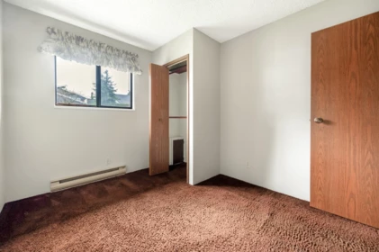 Walk-In Closet Photo of 11121 Kingsbridge Drive, Richmond, BC