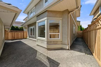 Community Amenities Photo (Clubhouse) of 4500 No 5 Road, Richmond, BC