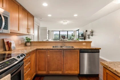 Breakfast Nook Photo of 1403 288 Ungless Way, Port Moody, BC