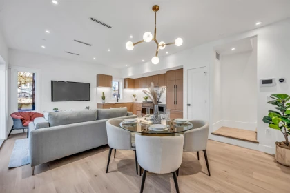 Kitchen Photo of 1010 W 52nd Avenue, Vancouver, BC