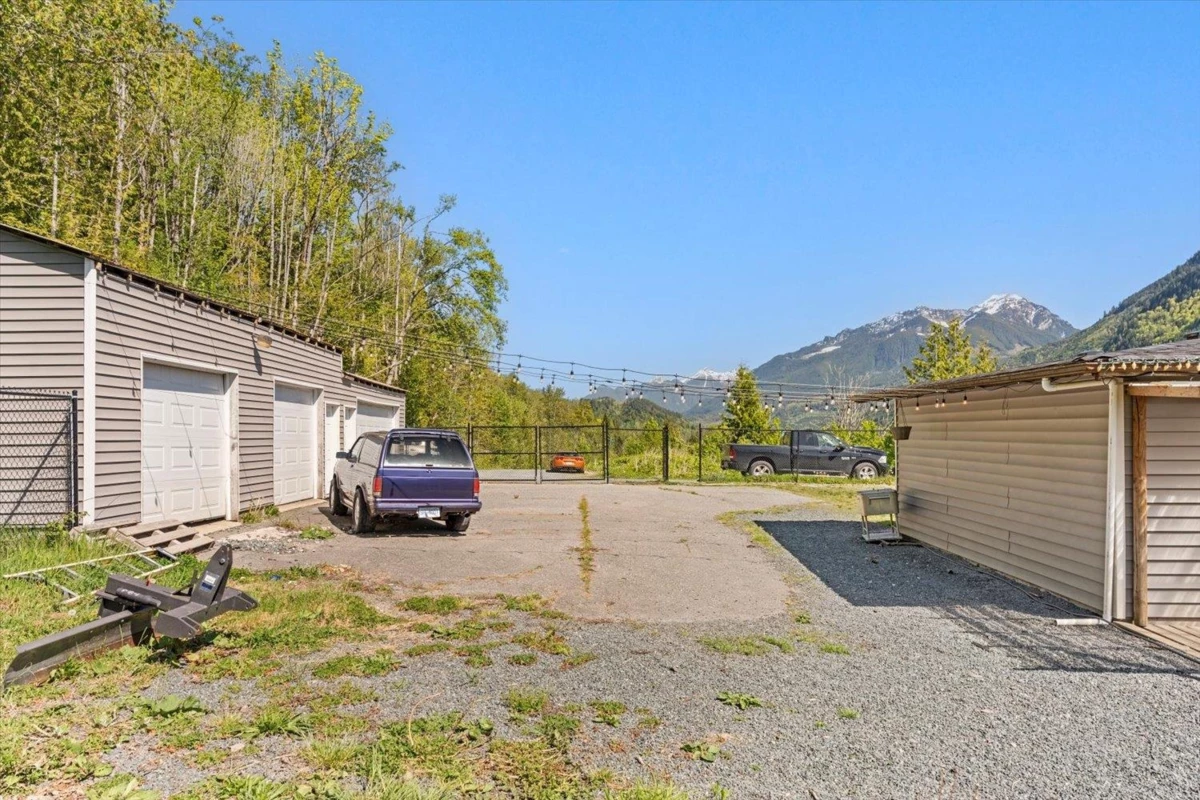 Living Room Photo of 4495 Hirschman Road, Sardis - Chwk River Valley, BC