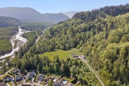 Hot Tub / Spa Photo of 4495 Hirschman Road, Sardis - Chwk River Valley, BC