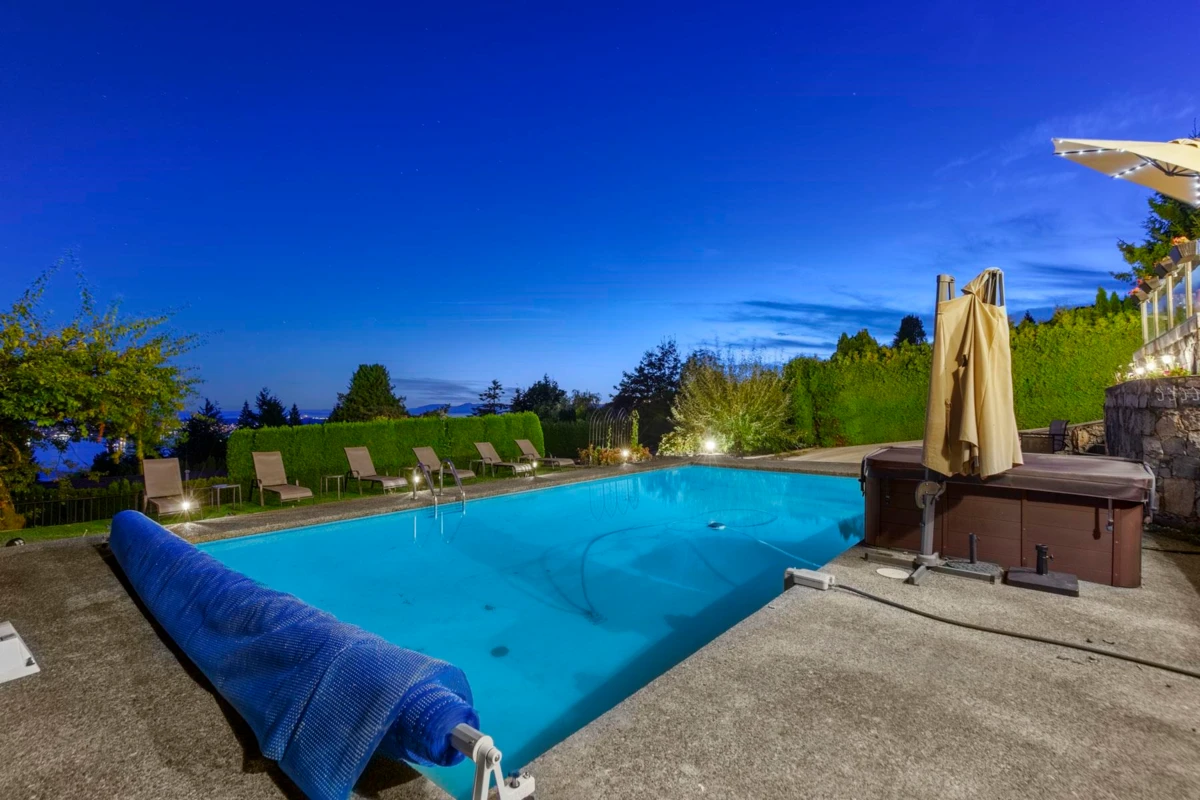 Family Room Photo of 1391 Chartwell Drive, West Vancouver, BC
