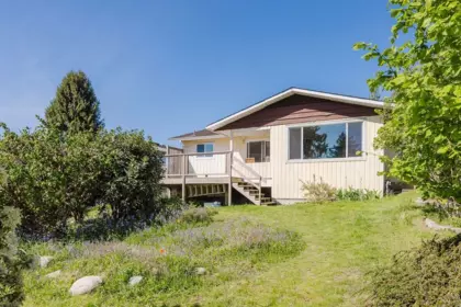 606 Martin Road, Gibsons, BC, Gibsons — Single Family Residence for sale