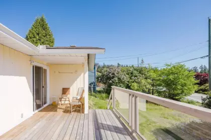 Outdoor Deck Photo of 606 Martin Road, Gibsons, BC