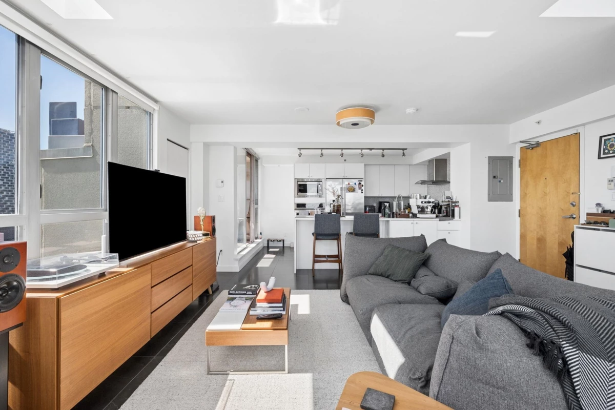 Dining Area Photo of 2601 1238 Richards Street, Vancouver, BC