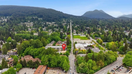 Garden / Landscaping Photo of 202 3187 Mountain Highway, North Vancouver, BC