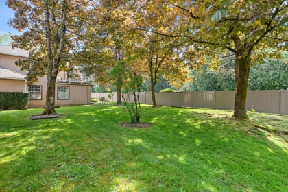Front Yard Photo of 123 14861 98 Avenue, Surrey, BC