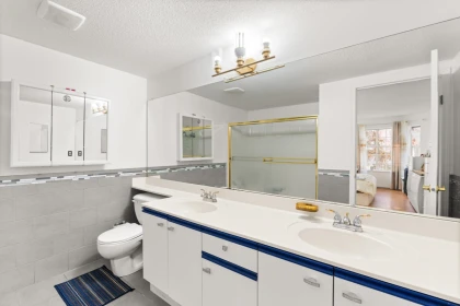 Hallway Photo of 123 14861 98 Avenue, Surrey, BC