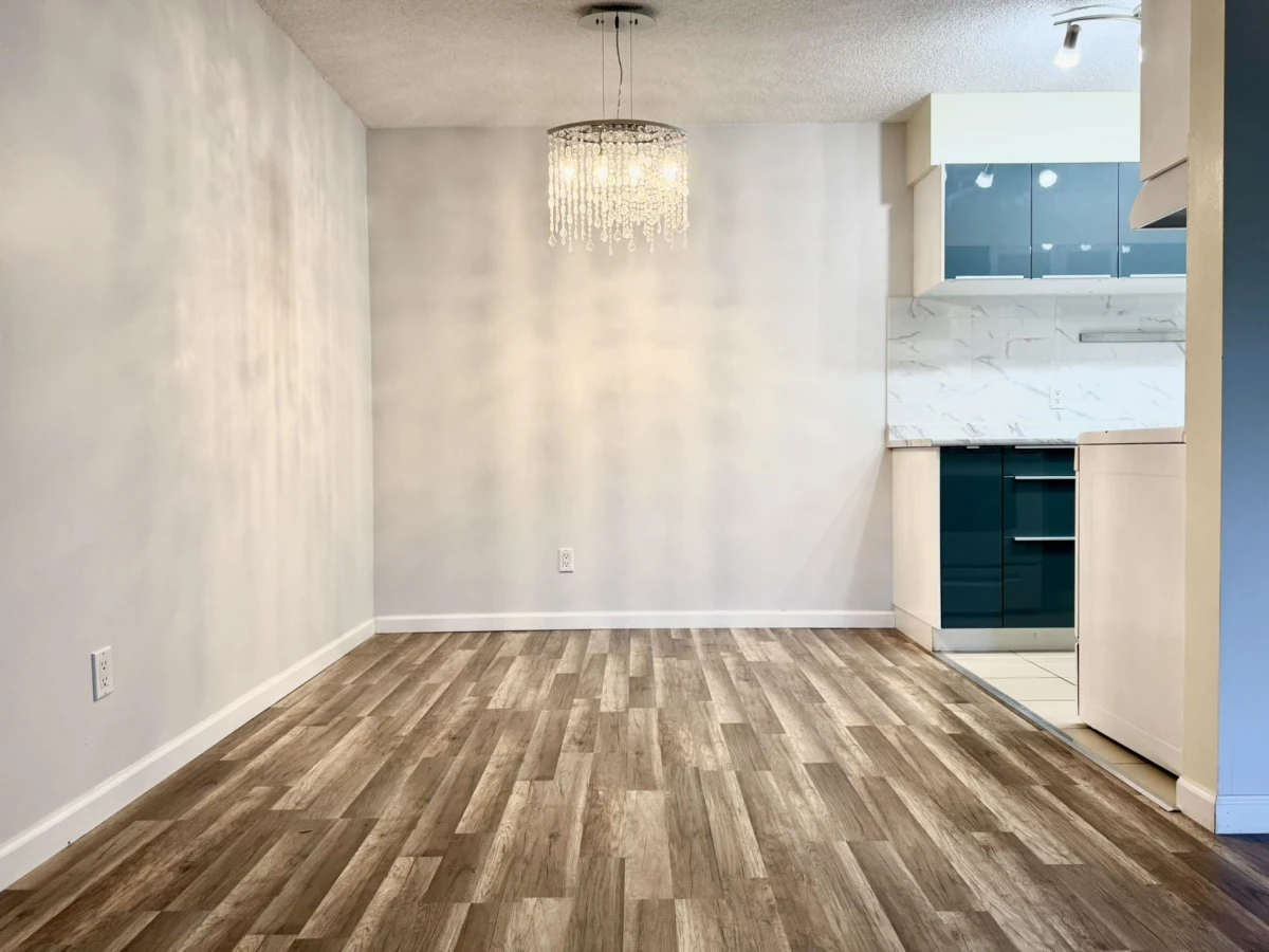 Dining Area Photo of 204 1026 Queens Avenue, New Westminster, BC