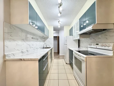 Kitchen Island Photo of 204 1026 Queens Avenue, New Westminster, BC