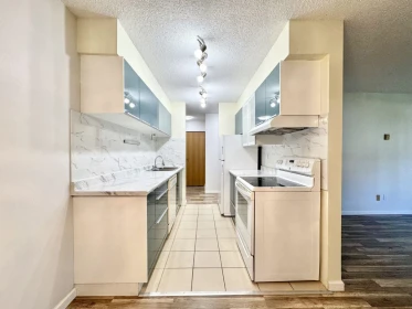 Kitchen Photo of 204 1026 Queens Avenue, New Westminster, BC