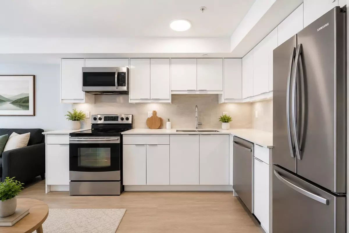 Dining Area Photo of 206 3050 Kingsway, Vancouver, BC