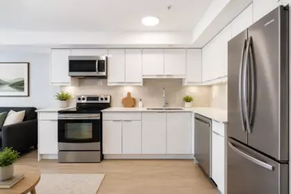 206 3050 Kingsway, Vancouver, BC, Vancouver — Apartment/Condo for sale