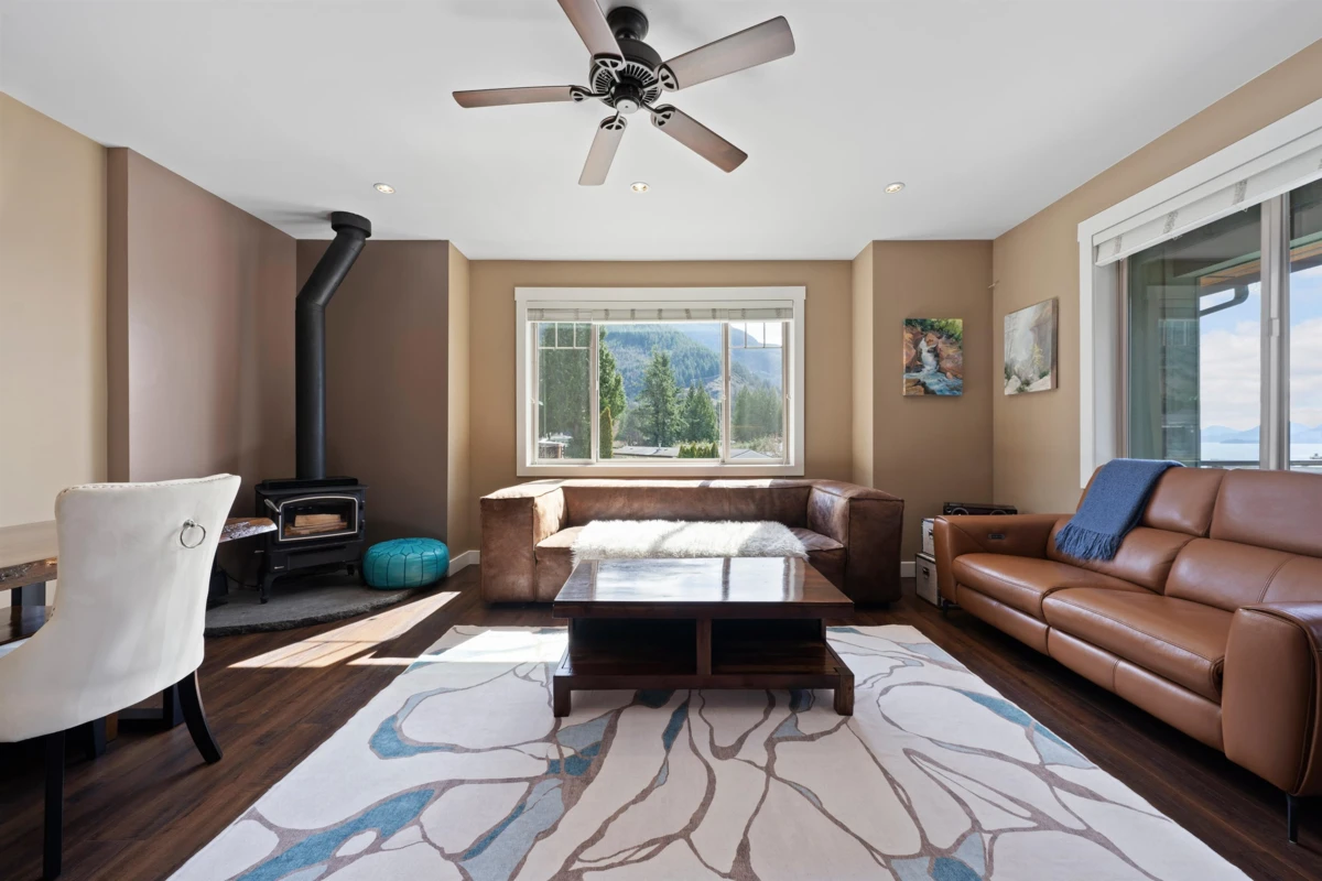Family Room Photo of 746 Upper Crescent, Squamish, BC