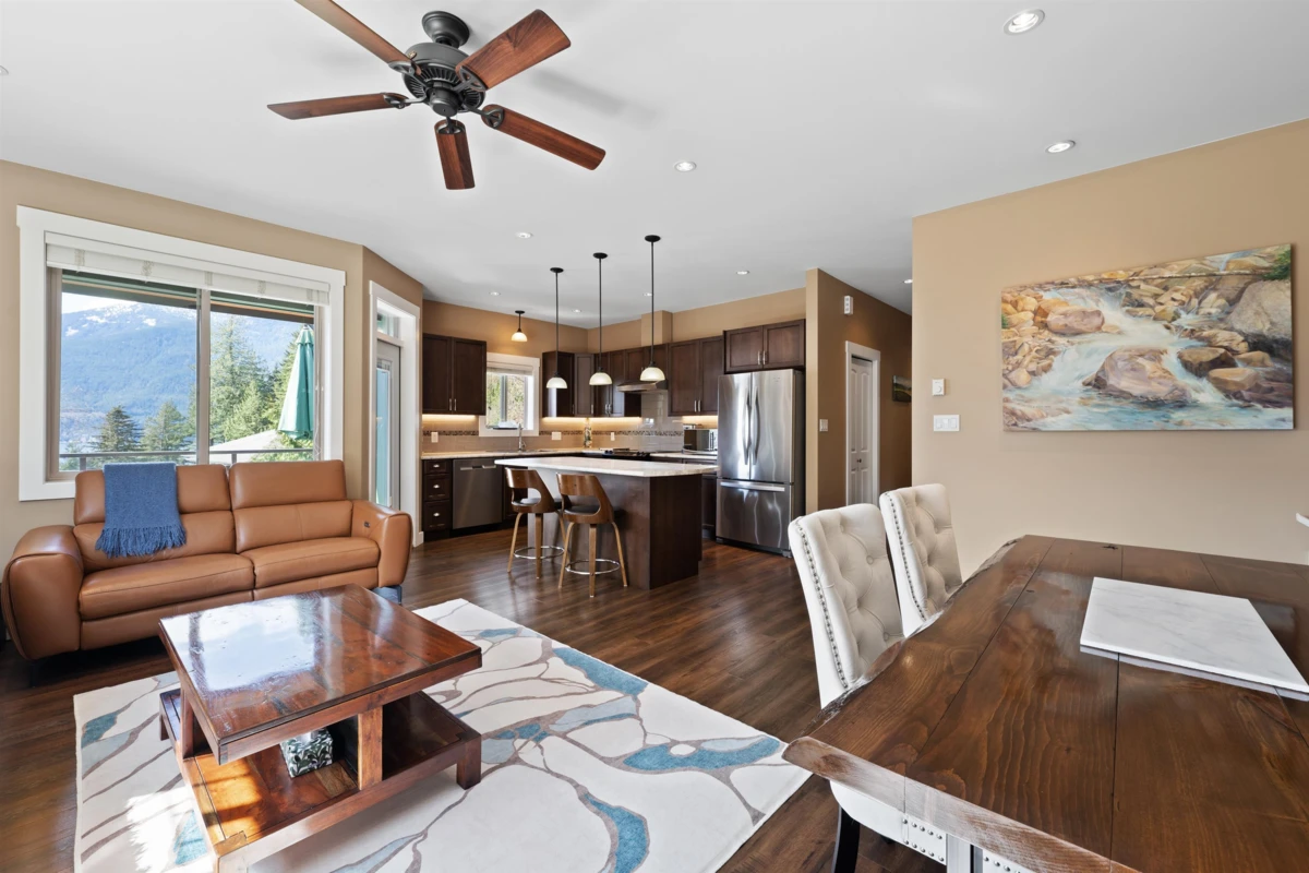Living Room Photo of 746 Upper Crescent, Squamish, BC