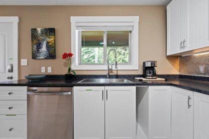 Entry Foyer Photo of 746 Upper Crescent, Squamish, BC