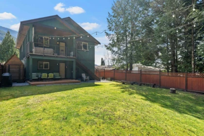 Garden / Landscaping Photo of 746 Upper Crescent, Squamish, BC