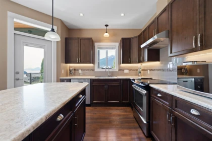 Kitchen Island Photo of 746 Upper Crescent, Squamish, BC