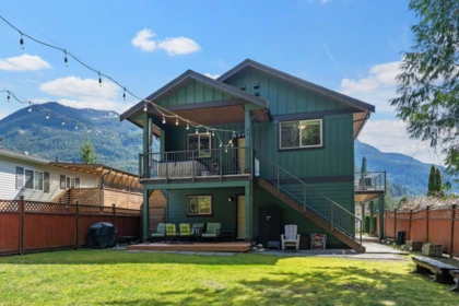 Swimming Pool Photo of 746 Upper Crescent, Squamish, BC