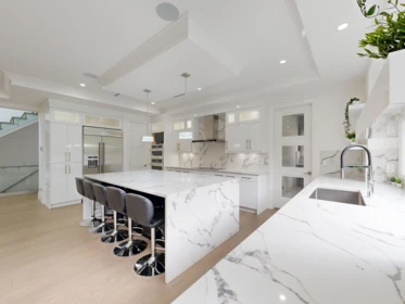 Kitchen Island Photo of 3560 Highland Boulevard, North Vancouver, BC