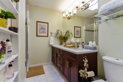 Guest Bathroom Photo of 2952 W 8th Avenue, Vancouver, BC