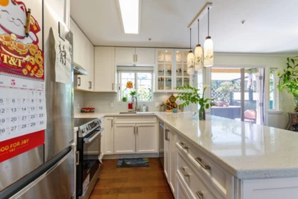 Kitchen Photo of 2952 W 8th Avenue, Vancouver, BC