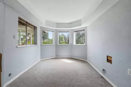 Entry Foyer Photo of 133 Warrick Street, Coquitlam, BC
