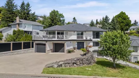 Fitness Center Photo Near 35835 Heatherstone Place, Abbotsford, BC