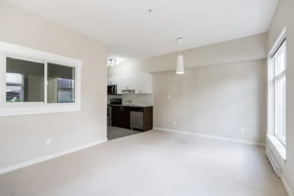 Primary Bathroom Photo of 103 13728 108 Avenue, Surrey, BC